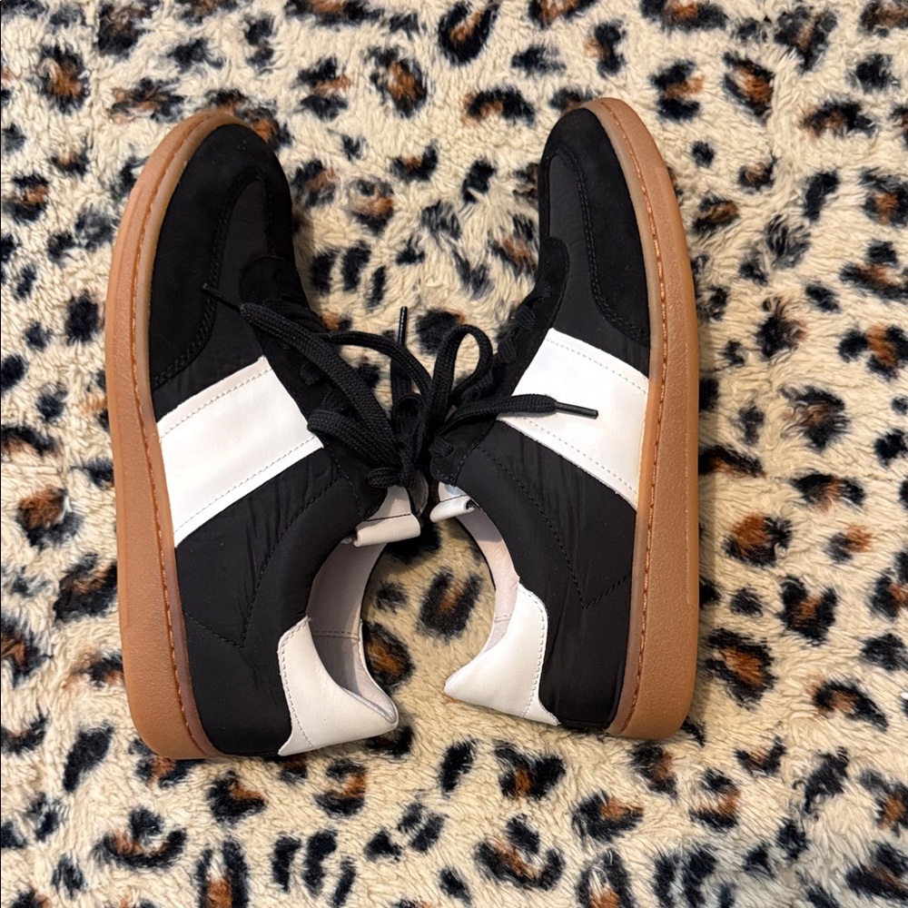 Sofft Black and White Sneakers with Gum Sole - Picture 3 of 5